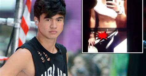 callum hood nudes|5SOS’s Calum Hood sends nude Snapchat to fan who shares Vine